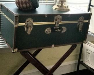 Handy foldable suitcase holder and trunk, great deco idea