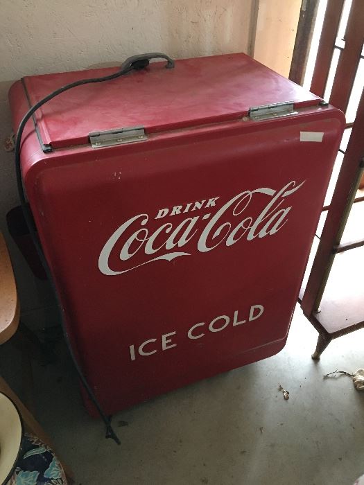 Free standing coke cooler
