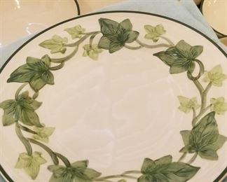 Franciscan Ivy dishes, sold as lot not complete