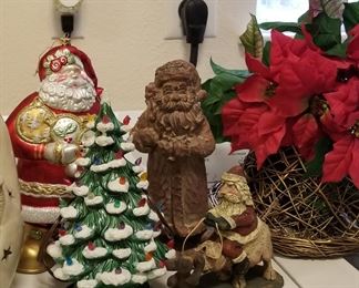 A huge selection of fabulous Christmas decor