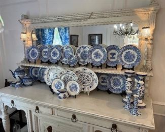 Cream-Glazed Furnishings, Blue and White collectable Spode Plates... 