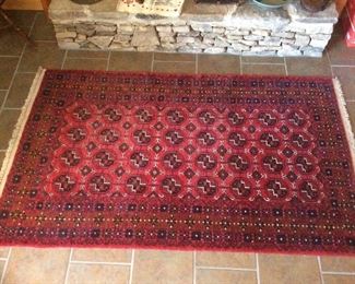Oriental rug 6’8”x3’10”