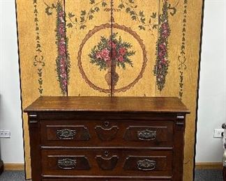 BEAUTIFUL SCREEN WITH HAND PAINTED ROSES IN GARLAND STYLE AND BIRDS AT THE BOTTOM