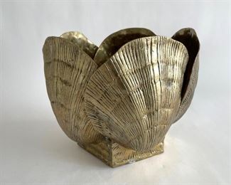 Large Brass Seashell
Planter Cache Pot
Clamshell 
