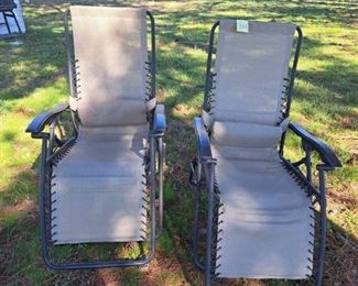 ZERO GRAVITY LAWN CHAIRS