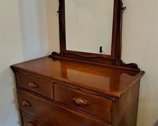 MAPLE DRESSER