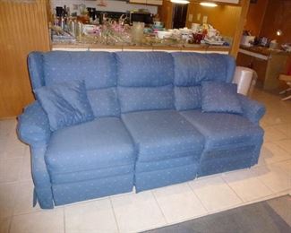 recliner couch 2 sides recline (needs a good cleaning)