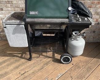 WEBER SILVER GAS GRILL