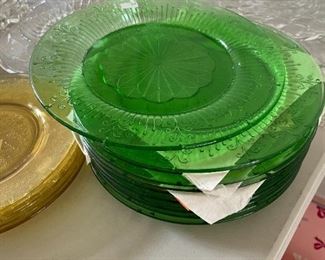 GREEN DEPRESSION GLASS SET OF 12