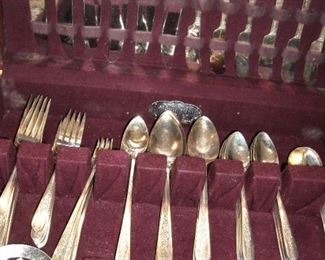 Nobility by Oneida silverplate flatware in fitted chest.