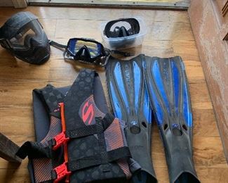 NEW holis masks and diving fins and a life preserver used 1x- bmx/ paintball/ skateboarding / workshop mask