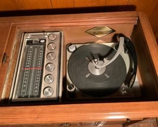 Vintage magnavox stereo