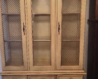 Broyhill China Cabinet