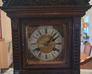 Traditional Wood Mantle Clock