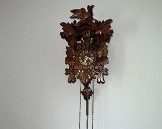 Danbury mint black forest cuckoo clock, excellent working condition $185