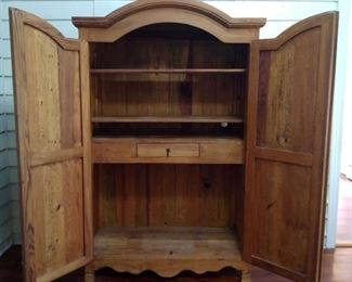 "Historic Thomson Charm" in Thomson, GA Starts Closing Thu 3/23 8pm. Pickup: Sat 3/25 11-2pm. Please click here to see more photos, descriptions, and current bids:&nbsp;https://ctbids.com/estate-sale/20860