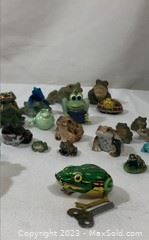 wcollection of vintage frogs windup toys and more1891 t