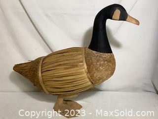 whand carved wood and fiber duck2211 t