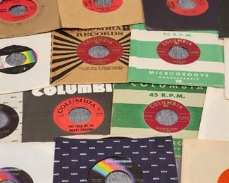 lots of 45s with sleeves