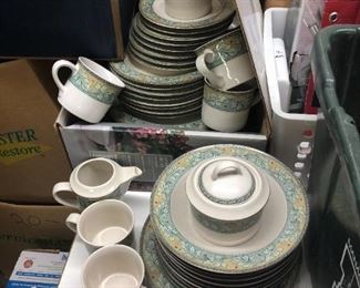 Studio Nova Leaf Mural