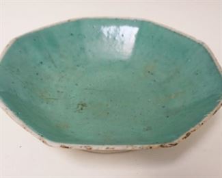 1266	ASIAN OCTAGON SHAPED BOWL, APPROXIMATELY 8 IN X 2 1/2 IN HIGH
