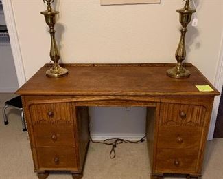 beautiful small size desk