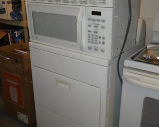 Over the counter microwave, in perfect working condition
