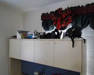 Complete office desk