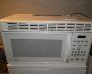 Over the range microwave, in perfect working order
