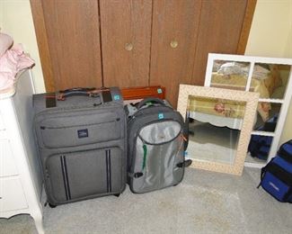 Luggage and mirrors