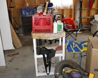 Lots of finds in the garage, a little treasure trove of all thpes of items