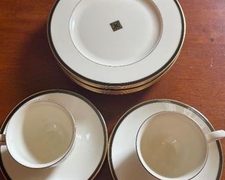 Lenox dishes 