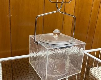 Modern ice block ice bucket