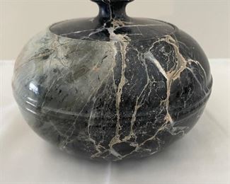 Marble bowl with lid