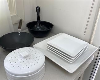 Crate & Barrel bowl w/lid