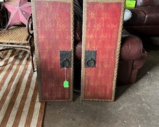 Shutter wall hangings