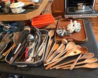 kitchen utensils 