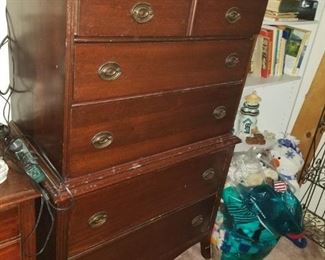 Antique Mahogany Chest of Drawers 