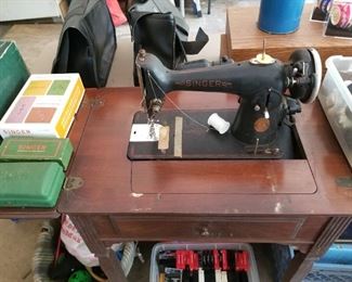 1940s Singer Sewing Machine