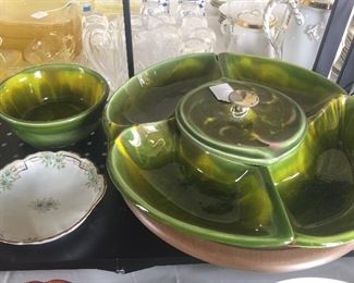 Cause green envy with this Mid-Century Modern serving set and bowl. 