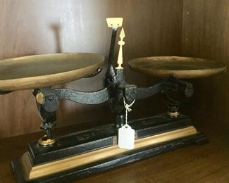 Weigh in with style with metal scales from an old pharmacy. Imagine how cool it would look on a desk or counter. 