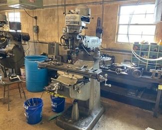 BRIDGEPORT MILLING MACHINE