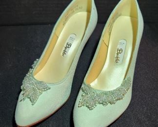 vintage 1967 women's beaded heels 