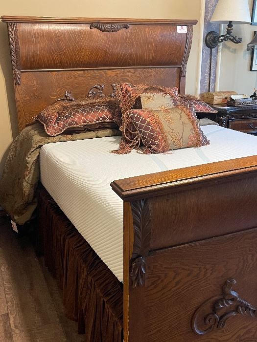 Antique full size bed