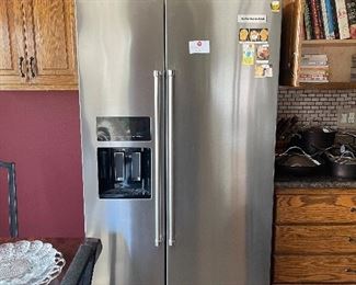 Kitchen Aid refrigerator. 2020 excellent condition.