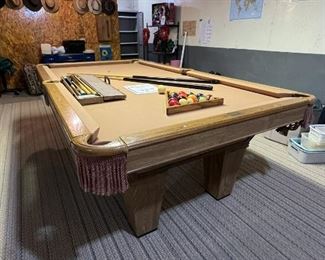 Pool table w accesories