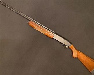 (G5) $1000. Browning Gold Hunter 12 gauge shotgun. Excellent Condition! 