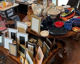 frames, kitchen items