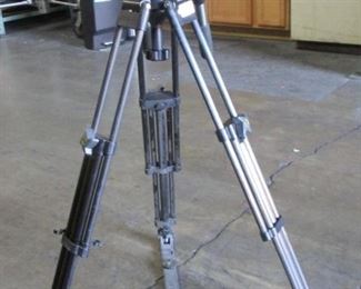 MILLER CARBON FIBER TRIPOD WITH MILLER 50 SERIES HEAD