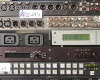 LOT OF 6 ELECTRONICS INCLUDING JSK TC1128B, DIGI RAPIDS CARBON HD BREAKOUT PANEL, AJA AND MORE